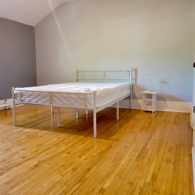 Gianni's room