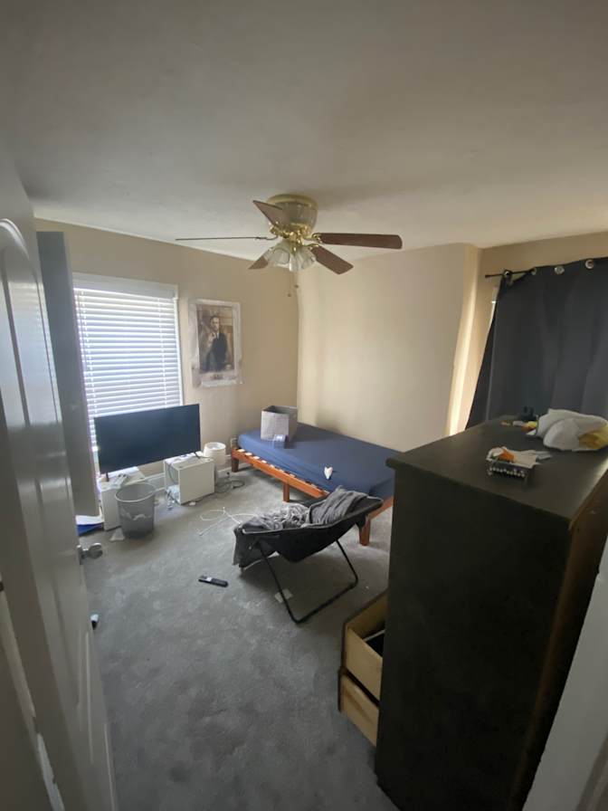 Khanh Do-Nguyen's room