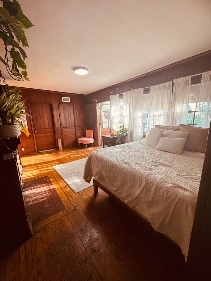 Lisa's room