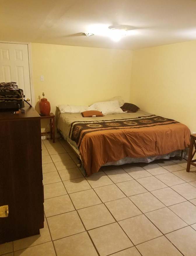Dynelle's room