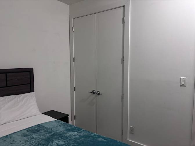 BROOKLYN APARTMENT SHARE LONG OR SHORT TERM's room