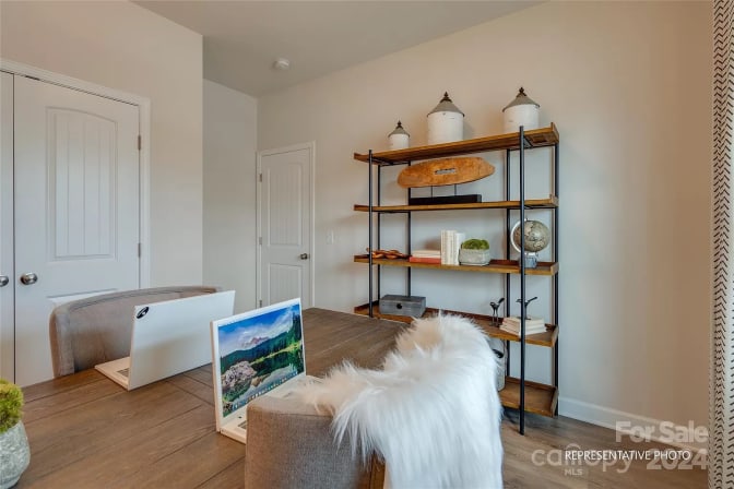 Alcove Rooms's room