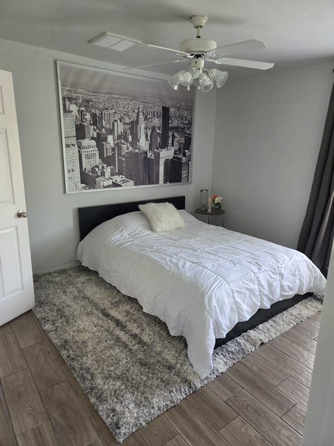 carlos andres's room