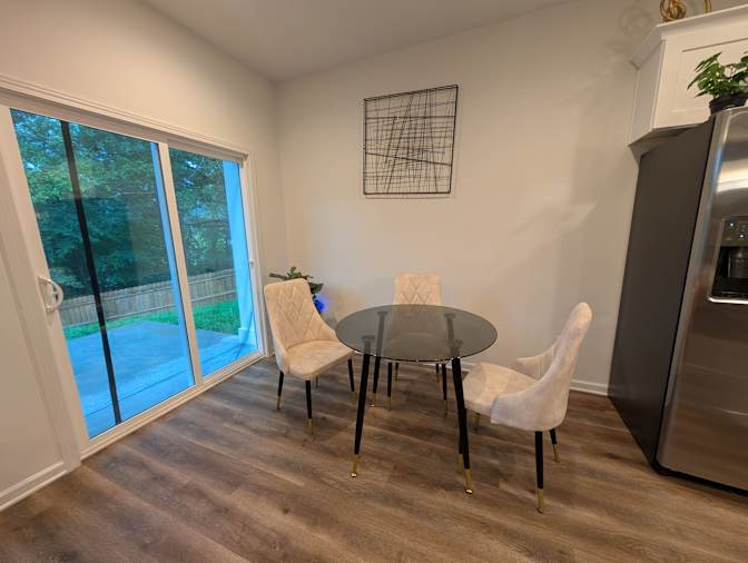 Alcove Rooms's room
