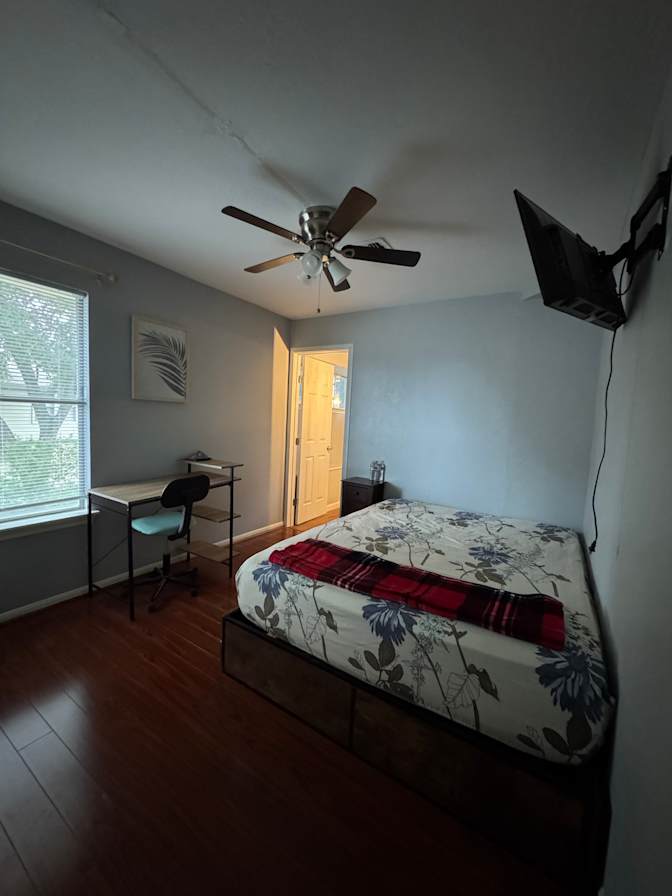 Yen's room