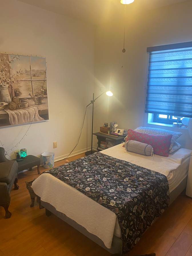 Dee's room