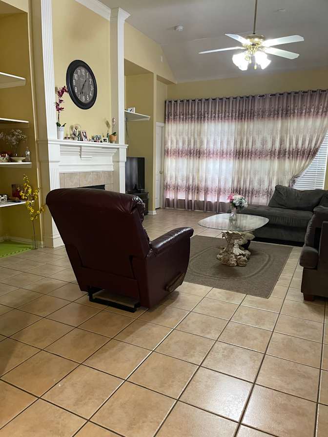 Paulina phuong nguyen's room