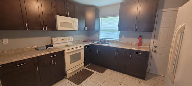 Cozy Home Away Rentals's room