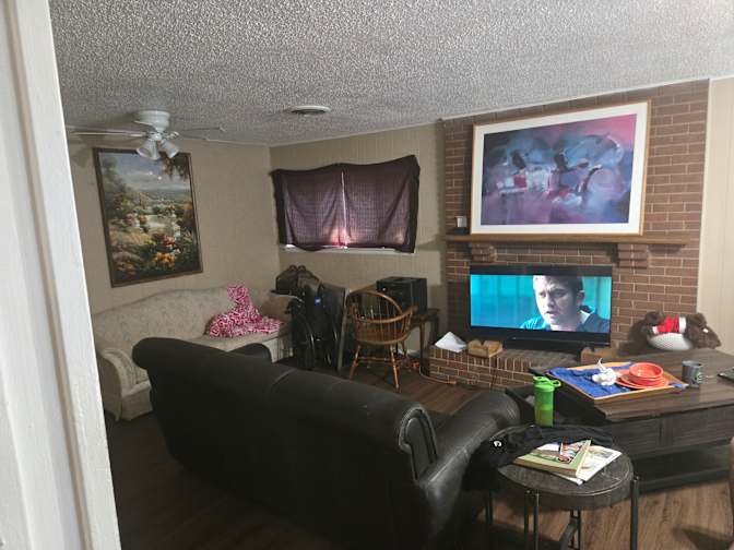 JERRY PAUL CHAMBERLAIN's room
