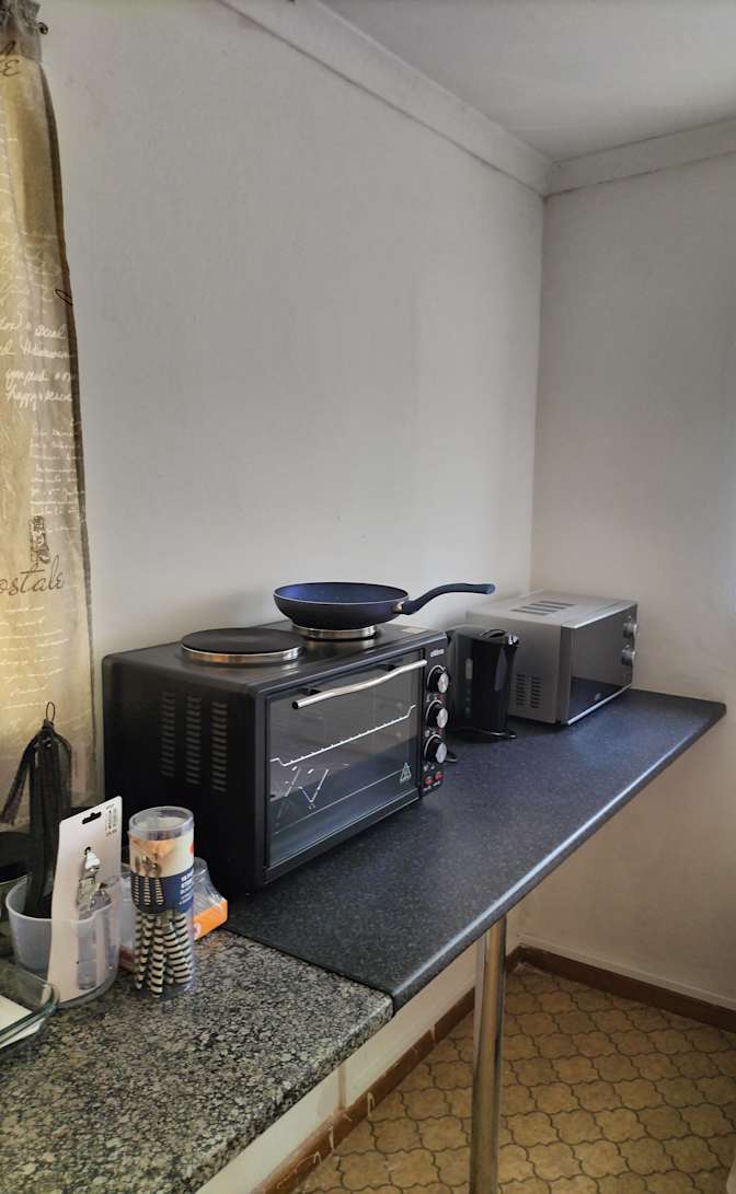 CHURCHILL PAROW WEST's room