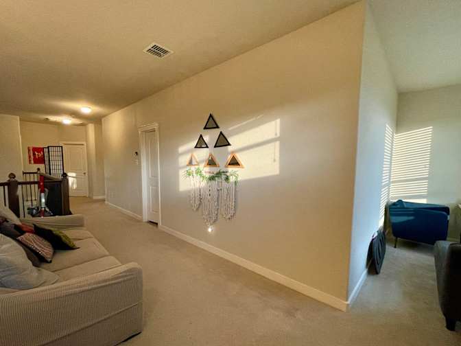 Yas's room