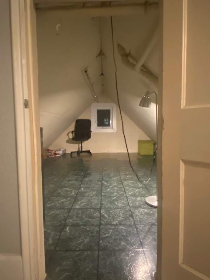 Damon's room