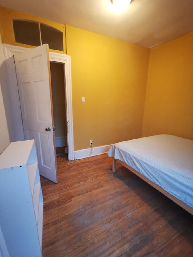 Lolo's room