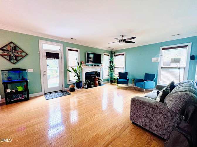 Alcove Rooms's room