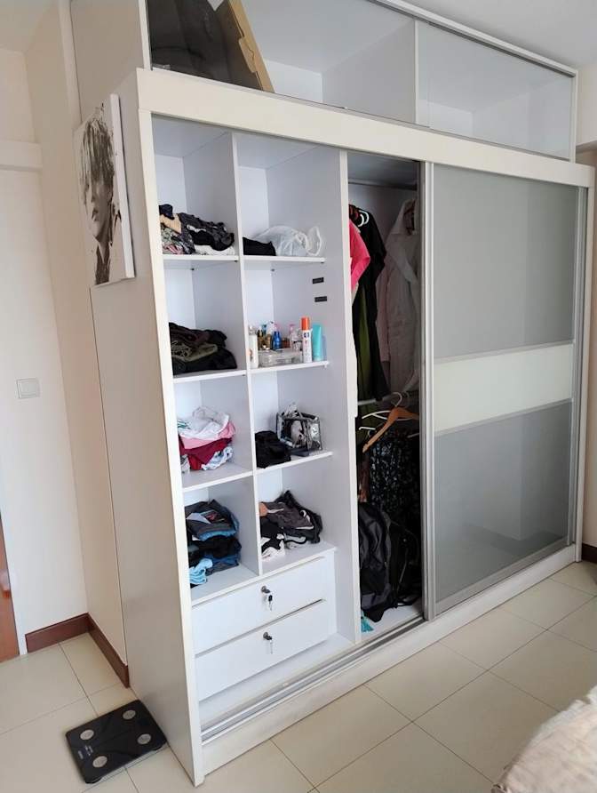 Anshika's room
