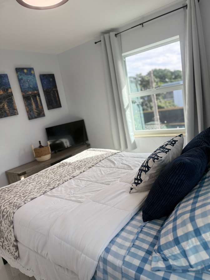 Tre Lisa Aarons's room