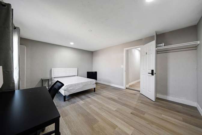 Yessica's room