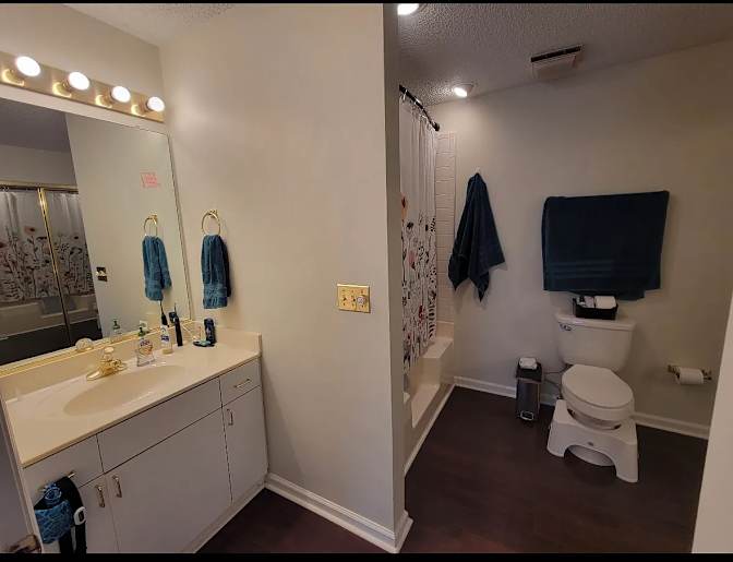 Alcove Rooms's room