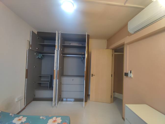 Idris's room