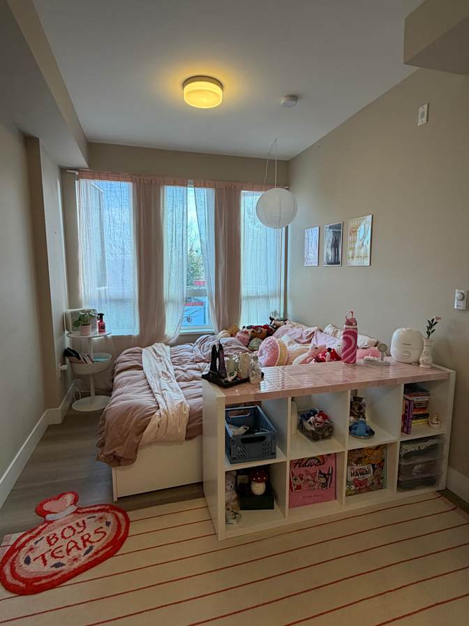 Cayley's room
