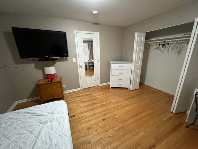 Geno's room