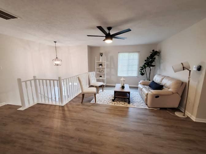Alcove Rooms's room