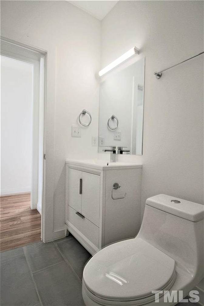 Alcove Rooms's room