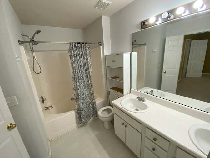 Alcove Rooms's room