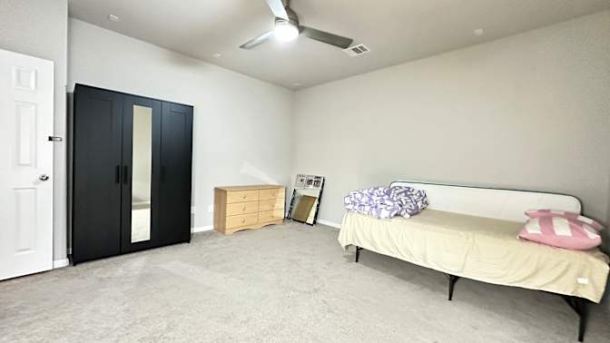 Anoop Gupta's room