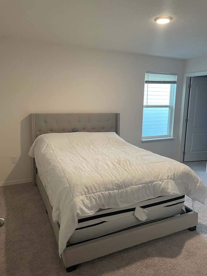 Liz's room
