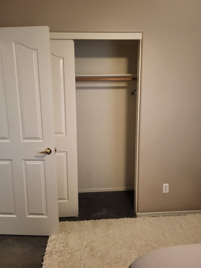 Liz's room