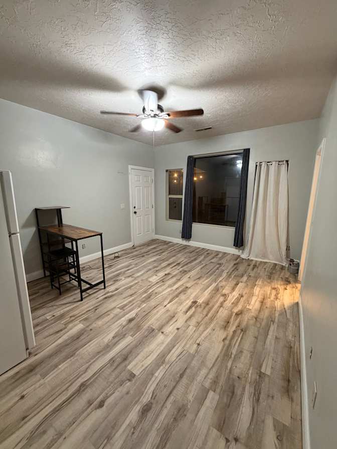 Lee's room