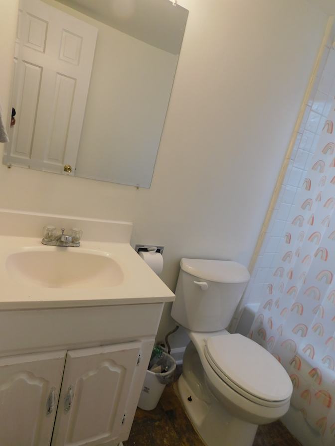 Carolina Realty Link's room