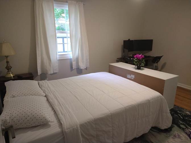 Alcove Rooms's room