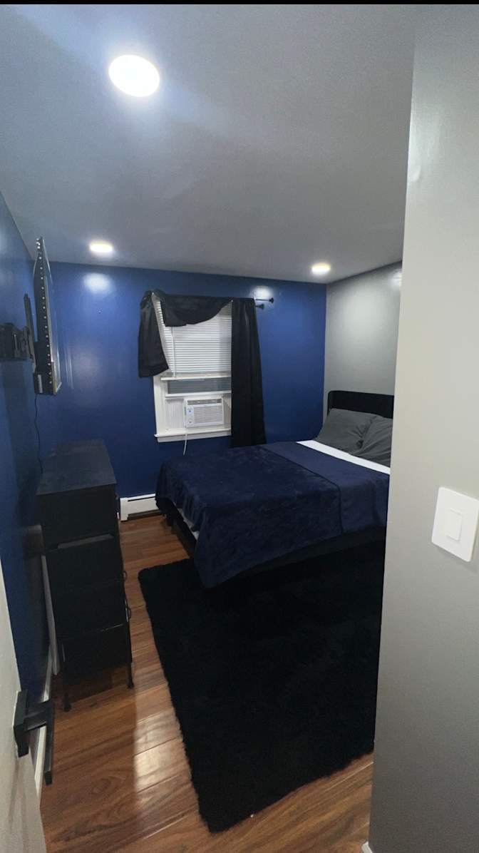Neshia's room