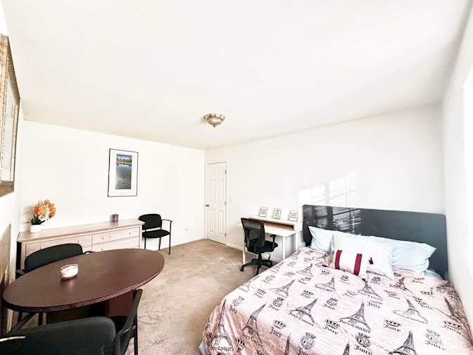 Ric's room