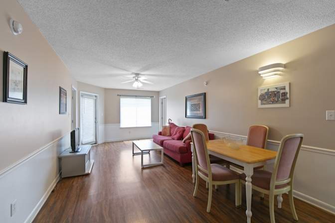 Alcove Rooms's room