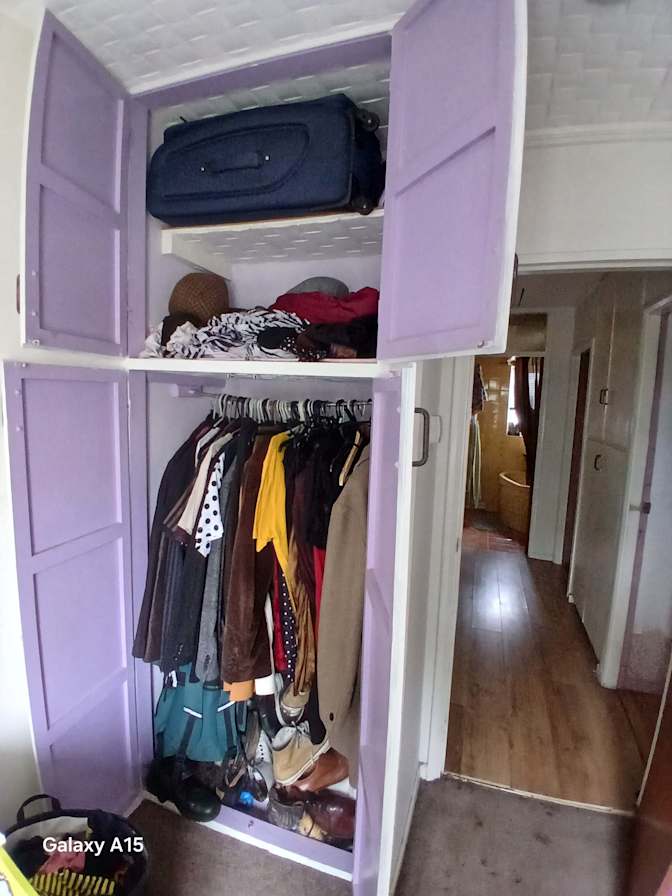 JORGE's room