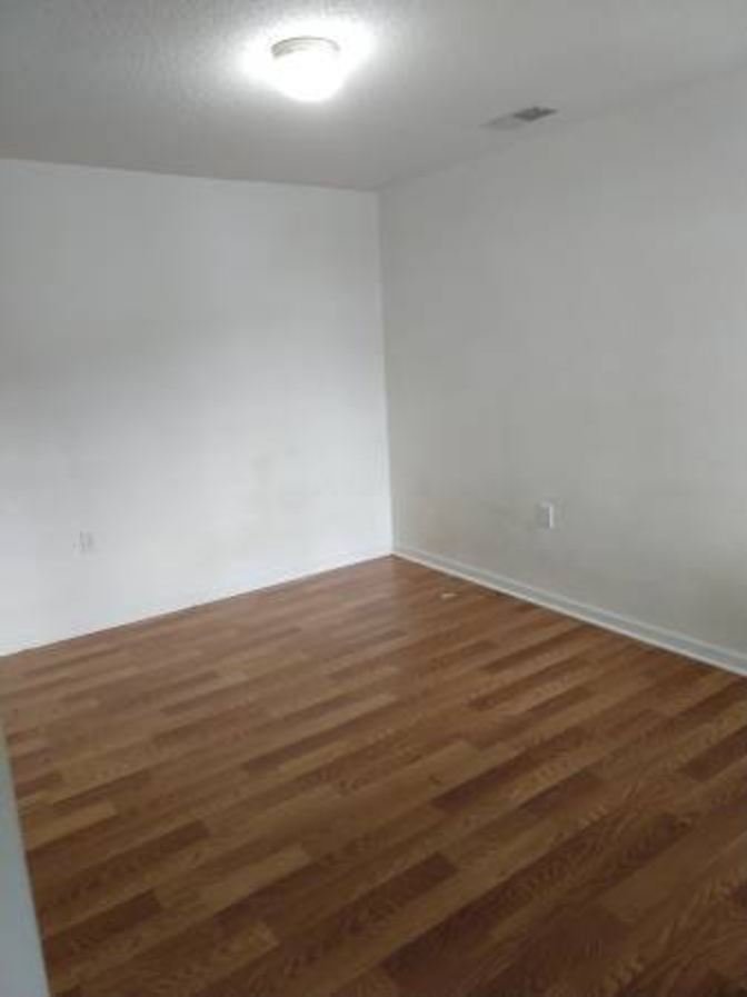 Alcove Rooms's room