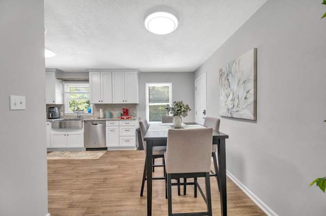 lifedoorrentals's room