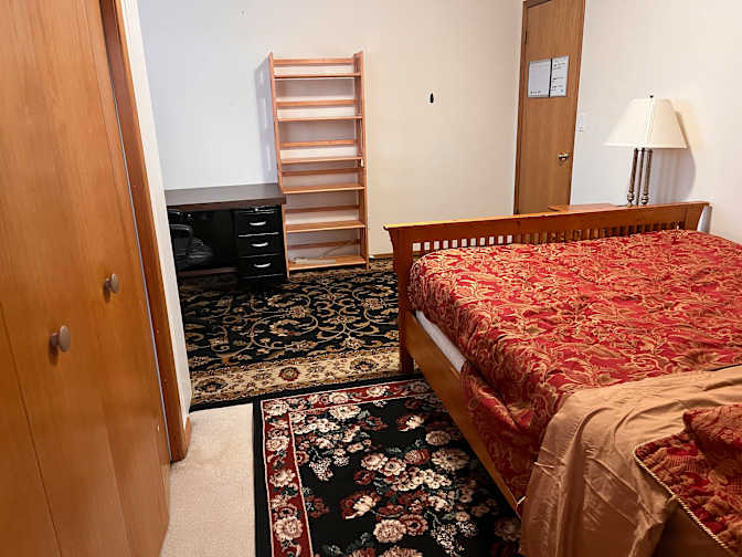 Helen  Vo's room