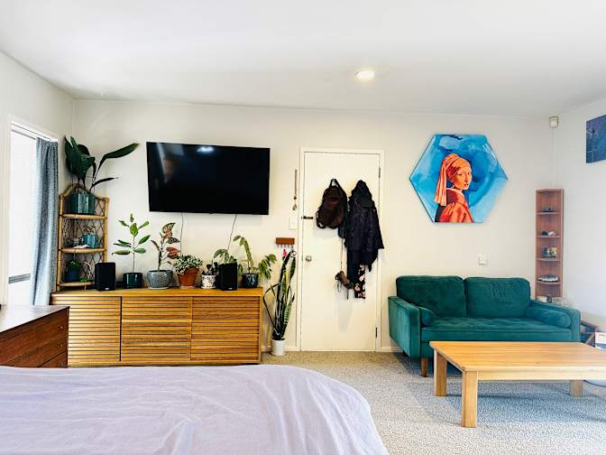 Gal's room