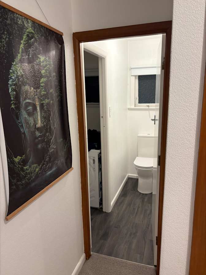 Tom's room