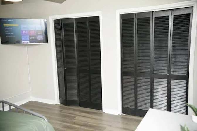 Alcove Rooms's room