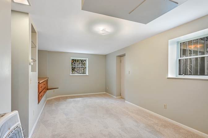 lifedoorrentals's room