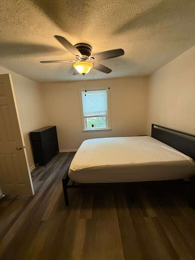 Tee's room