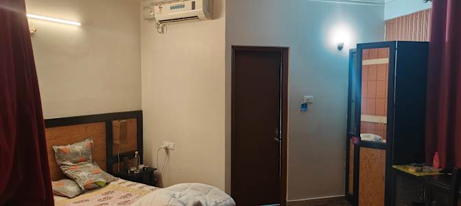 Arpinder's room