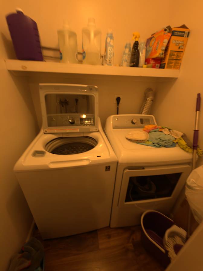 Yekta Nas's room