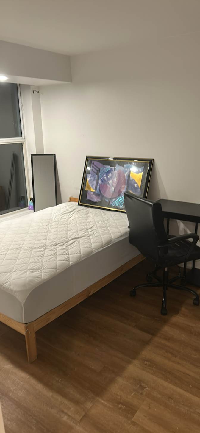 Naomi's room