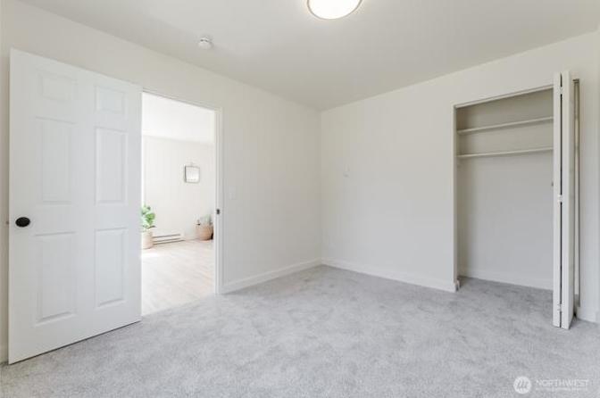 Gray's room